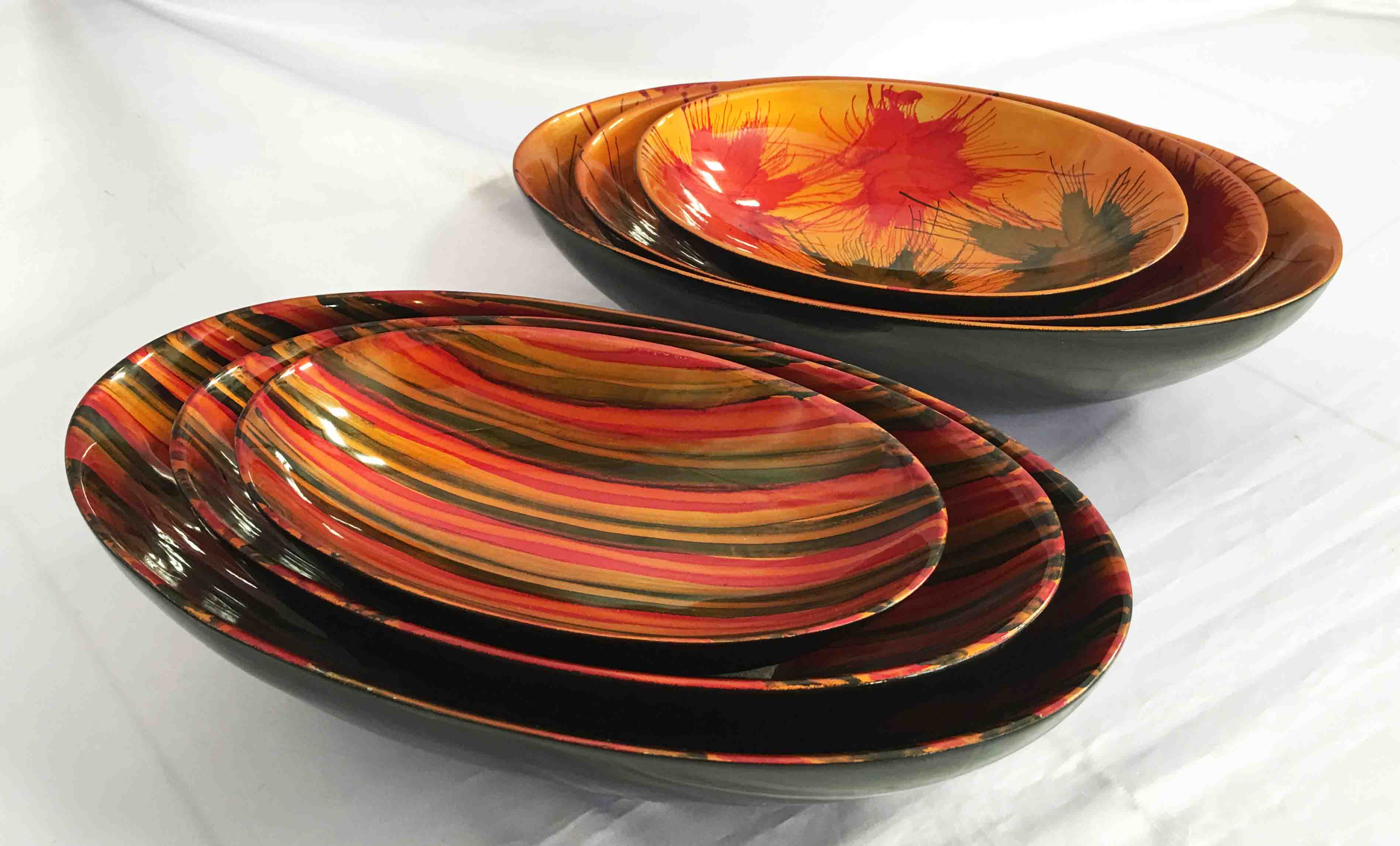 OF 3 OVAL BOWLS